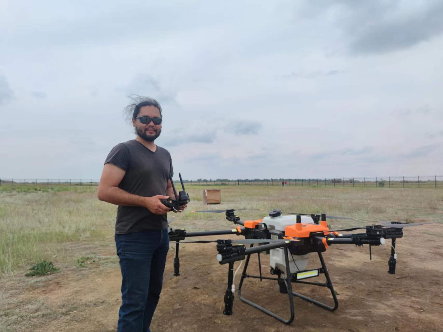 Drone eléctrico de protección de plantas agrícolas