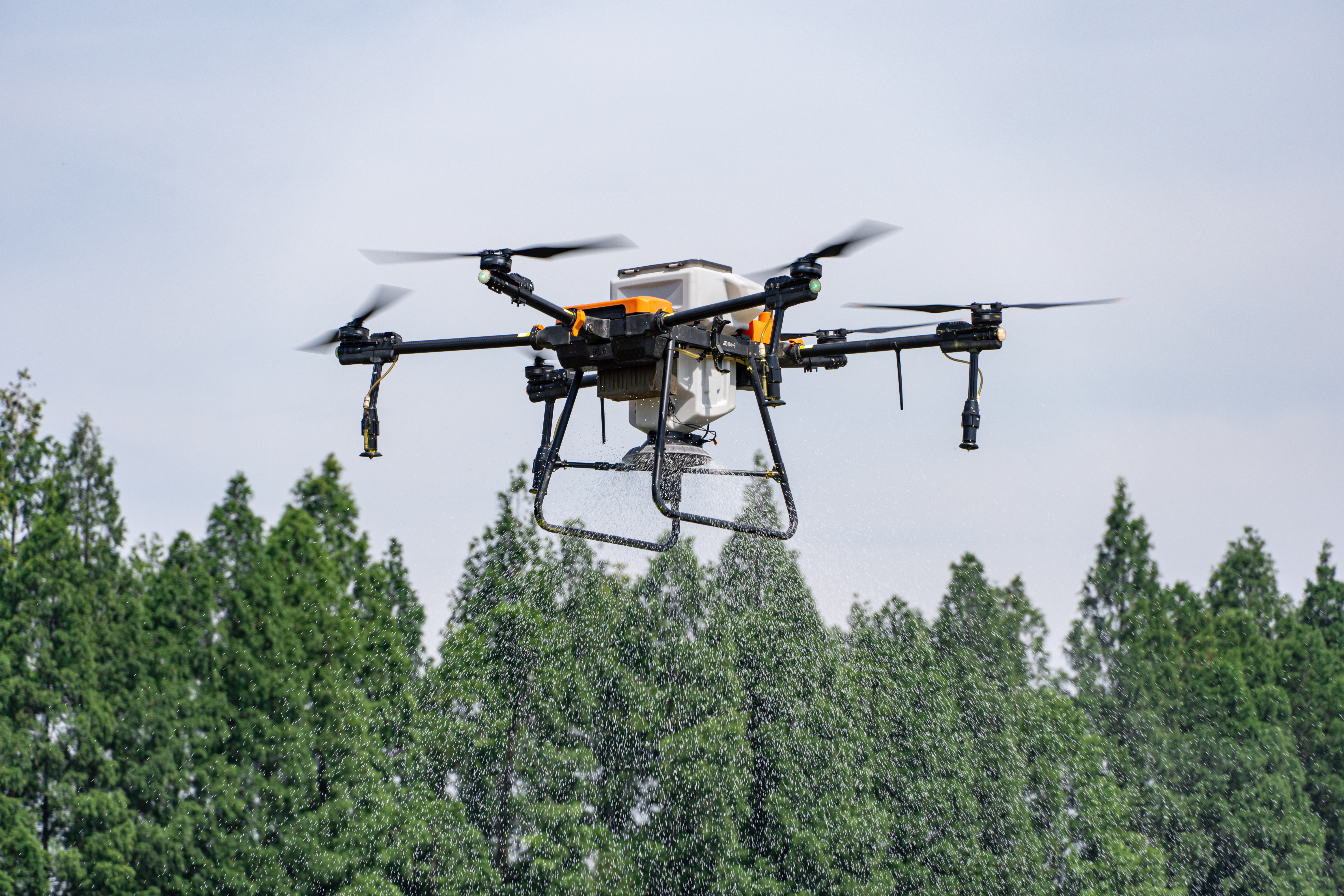 Drones para fumigación de pesticidas para tratamiento de cultivos