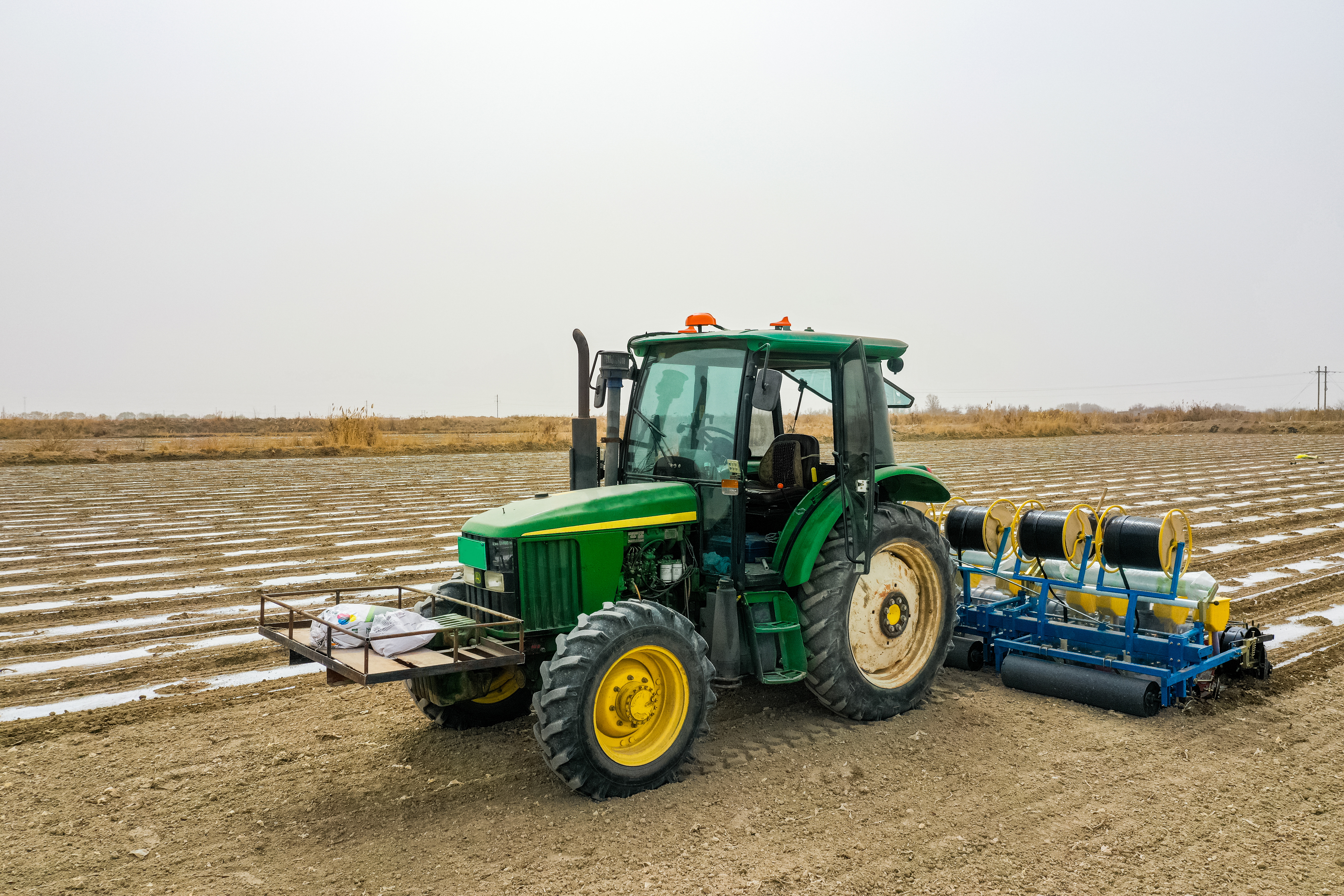 Optimización de la agricultura: el papel de los sistemas de navegación de campo GPS para tractores